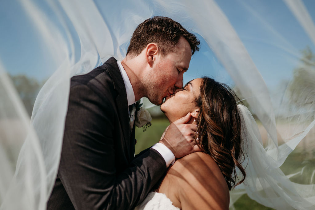 A Rose & Baby’s Breath Wedding at The Grange Hall | Chaise & Cole